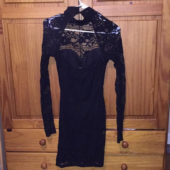 Black long sleeve lace dress - Picture 2 of 4
